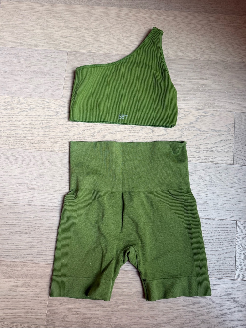 Set active matcha green